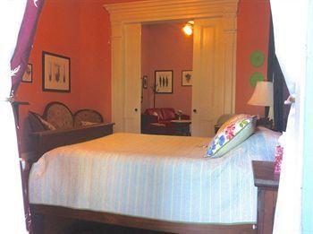 La Belle Esplanade Bed & Breakfast