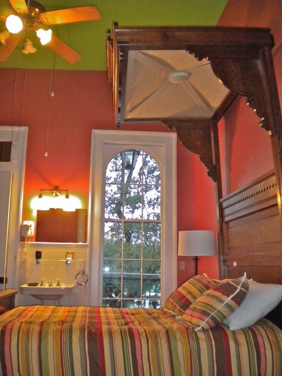 La Belle Esplanade Bed & Breakfast